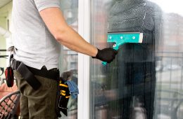 The Benefits of Professional Window Washing for Businesses